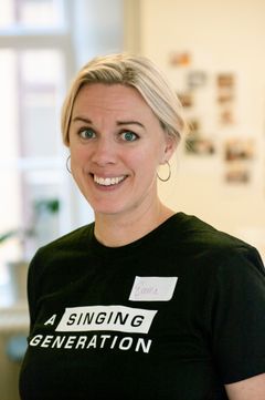 Emma Berisson är körledare för A Singing Generation Kalmar och för det tilldelades i år Kalmar kommuns tillgänglighetspris.