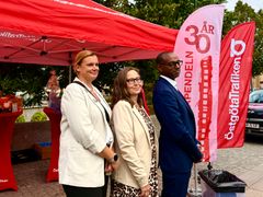 Tre personer som talade vid jubielumsfirande av Östgötapendeln