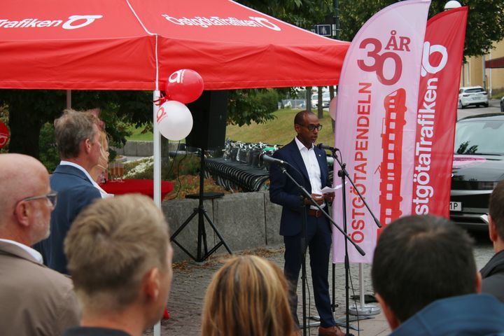 Johan Kindén, vd för Östgötatrafiken talar i samband firandet av Östgötapendeln 30 år.