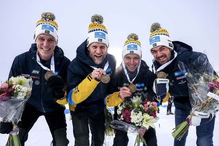 Björn Ferry, Carl-Johan Bergman, Magnus Jonsson och Fredik Lindström fanns på plats i Östersund för att ta emot bronsmedaljerna.