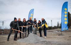 Ulf Bernhardsson, Trångsvikens Bygg, Pelle Lundgren (C) Effie Kourlos (C) och Niklas Daoson (S), Elvira Öberg, A-landslagsåkare, Sofia Domeij, ordförande Svenska Skidskytteförbundet, Rikard Grip, generalsekreterare på Svenska Skidskytteförbundet