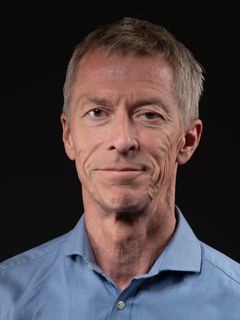 Jesper Lagergren Jesper Lagergren, professor i kirurgi vid institutionen för molekylär medicin och kirurgi, Karolinska Institutet och överläkare i kirurgi vid Karolinska Universitetssjukhuset.