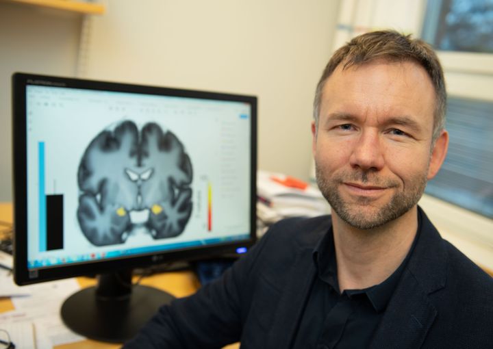 Andreas Olsson Andreas Olsson, professor vid institutionen för klinisk neurovetenskap, Karolinska Institutet.