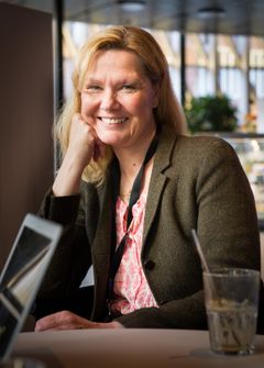Anna Wedell Professor vid institutionen för molekylär medicin och kirurgi, Karolinska Institutet.