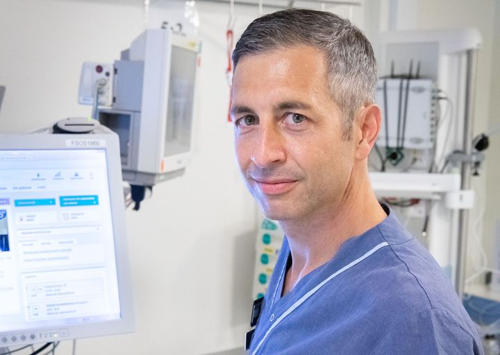 Robin Hofmann, överläkare och docent vid institutionen för klinisk forskning och utbildning, Södersjukhuset, Karolinska Institutet.