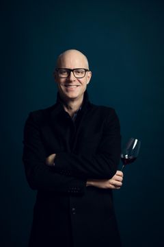 Sommeliern Anders Melldén blir med start i mars återkommande expert i Vinguidens kanaler.