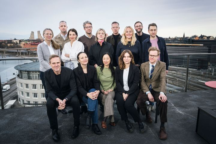 Svenska Dagbladet stärker redaktionsledningen, bland annat med mer kraft för redaktionell utveckling och innovation. Bakre raden: Mattias Wikdahl, Petter Forslund, Anders Q Björkman och Johan Silfversten Bergman. Mellersta raden: Malin S Ånell, Ebba Bonde, Inanna Lallerstedt, Teresa Stenler von Matérn och Viktor Ander. Främre raden: Daniel Kederstedt, Lisa Irenius, Tove Lifvendahl, Madelaine Levy och Erik Hedtjärn. Foto: Anna Tärnhuvud / SvD