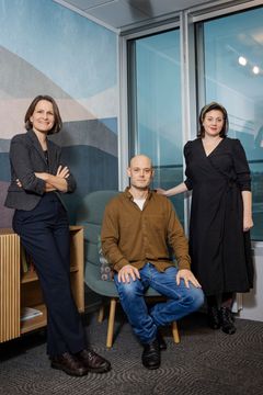 Svenska Dagbladet värvar radiojournalisterna Elin Roumeliotou, Magnus Arvidson och Moa Larsson för att vara med och ta SvD:s ljudjournalistik till ännu en ny nivå. Foto: Emma-Sofia Olsson/SvD