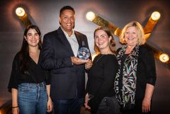 Bäst i klassen. Aftonbladets matsajt Godare tog igår en förstaplats i svenska SEO-priset, i kategorin Mat & recept. Från vänster, Elisa Amorelli, reporter, Jonas Dahnér, SEO-specialist, Lisa Nilsson, reporter och Lena Widman, redaktionell chef Godare.se.I teamet jobbar också Nina Kindbro, reporter. Foto: Andreas Bardell / Aftonbladet