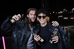 Benjamin Ingrosso och Omar Rudberg blev kvällens stora vinnare när Rockbjörnen 2024 firades i går på Gröna Lund i Stockholm. Foto: Magnus Sandberg/Aftonbladet