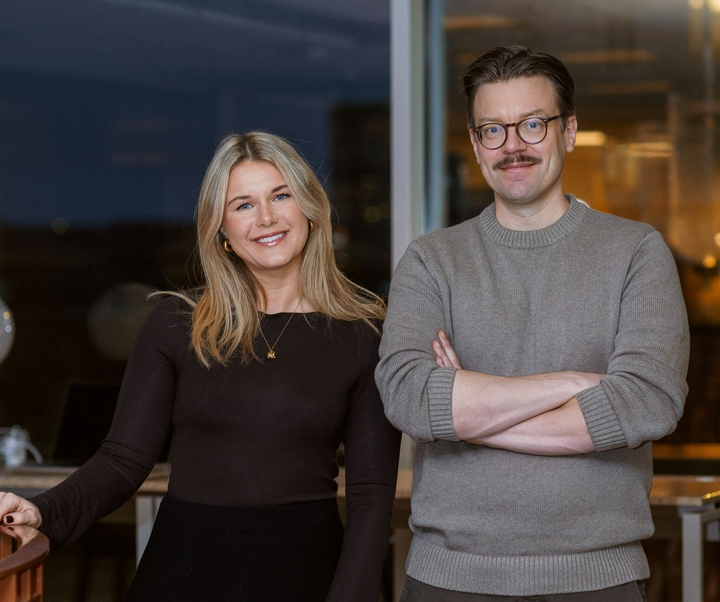 Mikaela Evelyn Folkestad, ansvarig för Schibsted Partnerstudio i Norge och Max Schüler, ansvarig för Schibsted Brand Studio i Sverige lanserar nu en gemensam trendrapport, Schibsted Native Report 2025.