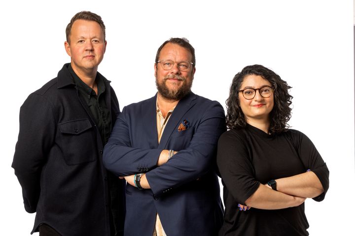 Aftonbladet stärker utrikes- och försvarsbevakningen: Johan-Mathias Sommarström, tidigare  Sveriges Radio blir ny utrikeskommentator, tillsammans med Aftonbladetprofilerna  Nivette Dawod, ny utrikesreporter, och Niclas Vent, ny försvars- och säkerhetsreporter. Foto: Björn Lindahl / Aftonbladet