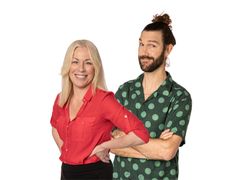 Maria Bjaring och Filip Lindfors leder lunchsändningarna. Foto: Filip Meneses / Aftonbladet