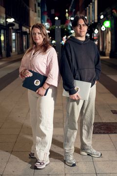 Anna Rydén och Alexander Jonsson kommer att liverapportera från samtliga matcher under Fotbolls-VM och guida Sportbladets läsare genom mästerskapet dygnet runt.