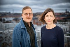 Karin Thurfjell och Adam Svanell har kartlagt historien bakom Sverigedemokraternas maktresa i SvD nya dokumentärpodd ”De fyras gäng”. Foto: Staffan Löwstedt / SvD