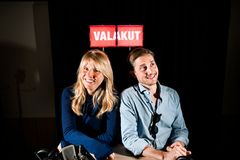 Amanda Romare gästar Torbjörn Nilsson i SvD:s nya poddserie Valakuten, där han hjälper kända svenskar att navigera bland partierna inför valet. Foto: Mathias Karlsson / SvD