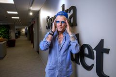Bingo Rimer gör SvD:s Valakuten, tillsammans med politikreporter Torbjörn Nilsson. Foto: Ari Luostarinen / SvD