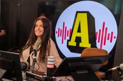 Martina Thun tar plats bakom mikrofonen även på helgerna. Från den 17 oktober leder hon Radio Aftonbladets direktsända eftermiddagsprogram på lördagar och söndagar. Foto: Björn Lindahl / Aftonbladet