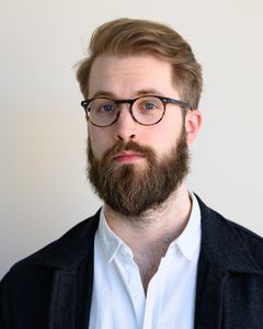 Mattias Bronge Mattias Bronge, affiliated researcher at the Department of Clinical Neuroscience, Karolinska Institutet.