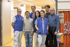 Petter Brodin and colleagues at Astrid Lindgren Children’s Hospital, from left to right Petter Brodin, Binbin Zhao, Gustav Hedberg, Qi Chen, Linda Ljungblad, Ziyang Tan and Per Kogner.