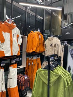 Urval av produkter från Oakley Pop-Up.