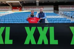 Reda Chahrour, Klubbdirektör på Helsingborg IF och Daniel Lindgren på XXL Team Sales.