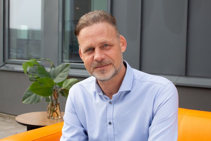 Fixa bil och däck inför midsommarhelgen. Magnus Fritz, bilservicechef på Vianor, guidar i 7 steg – se checklista nedan.