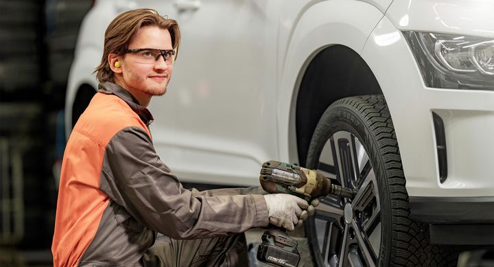 Greppet framför allt – bara sju procent tycker att vinterdäckens pris är viktigaste faktorn. Det visar undersökningen som gjordes online med 1 939 svenskar: