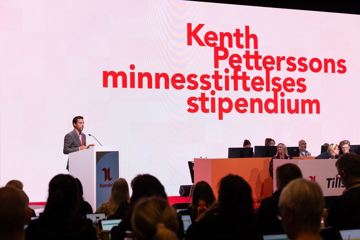 Markus Pettersson delade ut priset på Handels kongress