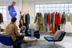 Utställare i monter på Fashion Week Trade