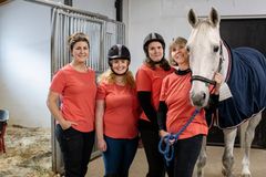 Coolboy Rory, Ryttargalan 2022, med Sofia Lundberg
Jeanette Waardal-Johnsson, Victoria Lehnberg och Anna larsson-Kron.