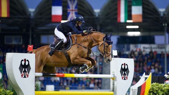 Petronella Andersson tar klivet upp i hoppningens A-trupp efter bland annat fina resultat vid nationshoppningen i tyska Aachen tidigare i år.
