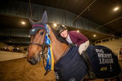 Emma Emanuelsson-Stakantura, segrare i ATG Riders League, 150-serien, i Södertälje.