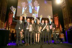 Hopplandslaget stod för Årets bragd 2014. Peder Fredricson, Sylve Söderstrand, Rolf-Göran Bengtsson, Malin Baryard JOhnsson, Douglas Lindelöw, Jens Fredricson och Henrik von Eckermann var på plats.