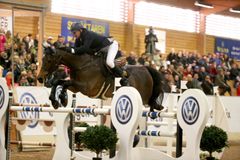 Jens Fredricson med Lunatic vann söndagens delfinal av Volkswagen Grand Prix på Billdals Ridklubb.