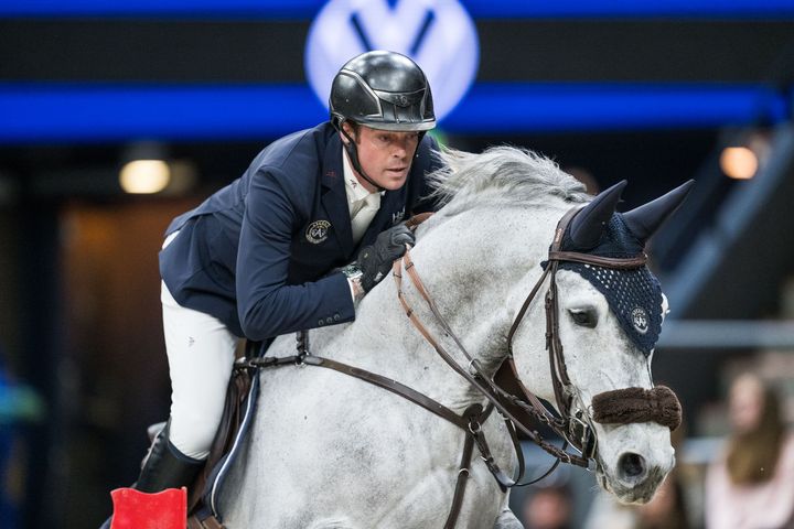 Ett starkt tillskott för det svenska hopplandslaget! Irländske Thomas Ryan tävlar numera för Sverige och i Bordeaux kommande helg gör han sin första start i världscupen i hoppning under svensk flagg.