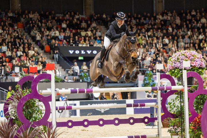 Linda Heed och Crack Blue gjorde succé på Gothneburg Horse Show där de slutade tvåa i Gothenburg Trophy. Kommande helg tävlar Linda Heed i Italien.