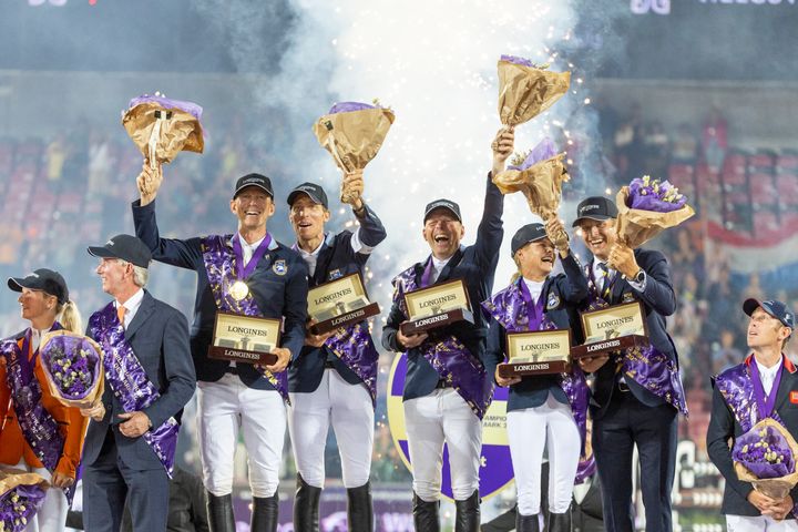 Peder Fredricson, Henrik von Eckermann, Jens Fredricson, Malin Baryard-Johnsson och förbundskapten Henrik Ankarcrona vann ett historiskt VM-guld i Herning 2022. Nu presenterar Henrik Ankarcrona tolv ekipage på korta listan till VM i tyska Aachen 2026.