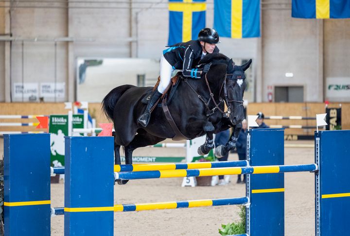 En av Sveriges bästa hoppryttare genom alla tider kommer till Folksam SM i hoppning på Flyinge 5-10 maj. Peder Fredricson är anmäld med Code Black (hästen på bilden ovan) och Balou Blue.