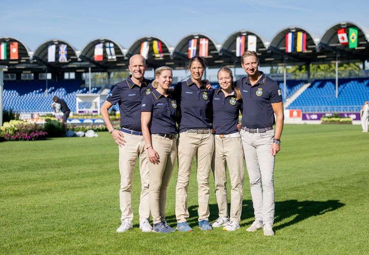 Två fenomenala ridsportveckor väntar på VM i tyska Aachen 11-23 augusti! Dressyrlaget med förbundskapten Stefan Jansson och ryttarna Therese Nilshagen, Maria von Essen, Rebecca Mauléon och Patrik Kittel är första grenen ut. De har sällskap av fälttävlan och voltige under första VM-veckan. Hoppning, sportkörning och paradressyr avgörs vecka nummer två.