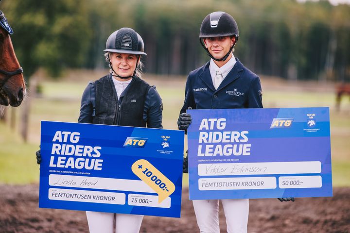 Linda Heed vann 135-klassen och Viktor Edvinsson 150-klassen när säsongens tredje omgång av hoppserien ATG Riders League avgjordes. Foto: Erik Vässmar.