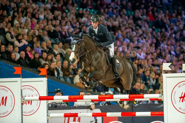 Ben Maher, Storbritannien, under Sweden International Horse Show 2021. Nu kommer han tillbaka och han är i toppform.