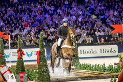 From last to first. Niklas Lindbäck made a strong comeback in Sunday’s final of the Agria Indoor Eventing.