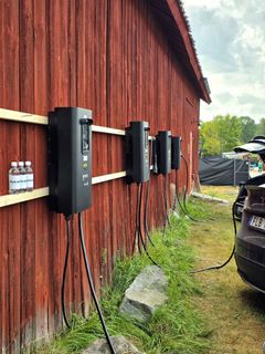 Med fyra Ferroamp V2X-laddare utnyttjas kapaciteten i elbilsbatterier för att driva festivalen.