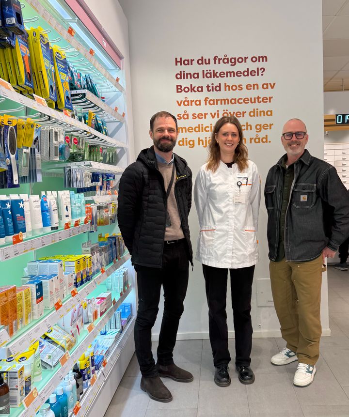 Fredrik Boström, chefsfarmaceut Stina Vestman, tjänsteansvarig apotekare Johan Wallér VD