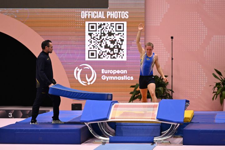 Linus von Hedieman ställer ner sitt hopp i semifinalen.