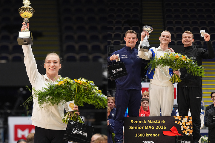 En glad gymnast håller upp en pokal och en blombukett i en segergest. Tre andra gymnaster står tillsammans med blommor och priser.