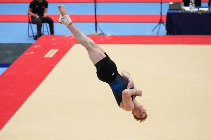 Filip Lidbeck tog hem SM-titeln i både fristående och hopp.