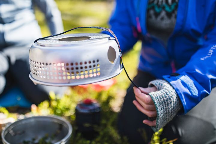 Matlagning med stormkök i Friluftsfrämjandet Foto NiclasVestefjell Matlagning med friluftskök inom Friluftsfrämjandet