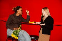 Ayan Jamal och Saga Cavallin bjuder in till kompisdejting med start 9 maj. Foto: Leonard Stenberg